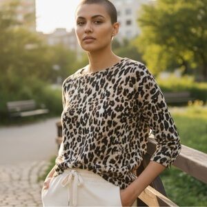 Adorable leopard print blouse, size 10
